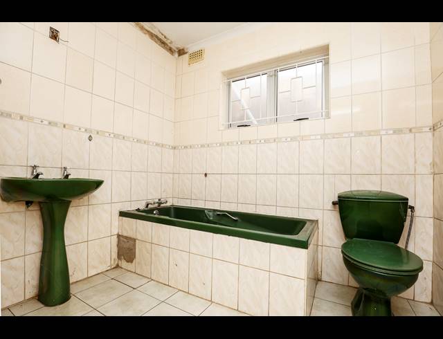 7 BEDROOM HOUSE FOR SALE IN AVOCA